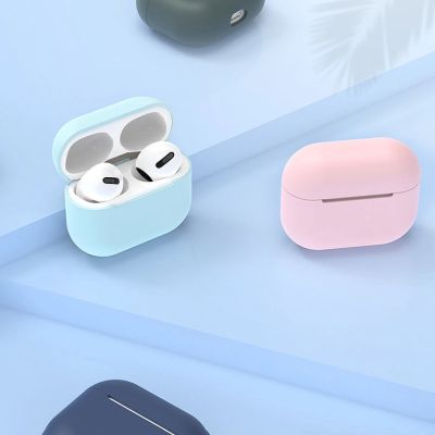 3. Etui do AirPods 2 / AirPods 1 silikonowy miękki pokrowiec na słuchawki biały (case C)