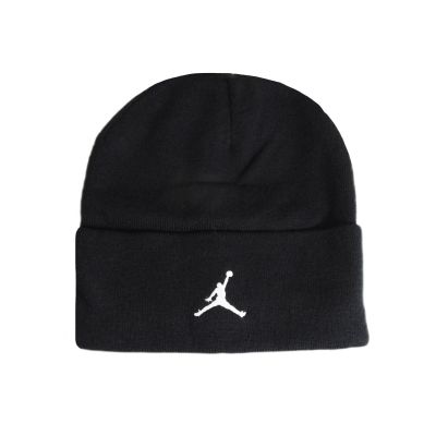 4. Czapka zimowa Air Jordan Peak Satin-Lined Beanie Czarna - HJ3224-010