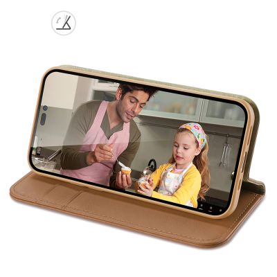 8. Dux Ducis Hivo skórzane etui z klapką pokrowiec ze skóry naturalnej portfel na karty i dokumenty iPhone 14 Pro Max brązowy