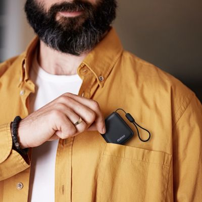4. Powerbank ultrakompaktowy Dudao K22+ 10000mAh 22.5W USB-C z zawieszką / kablem - szary