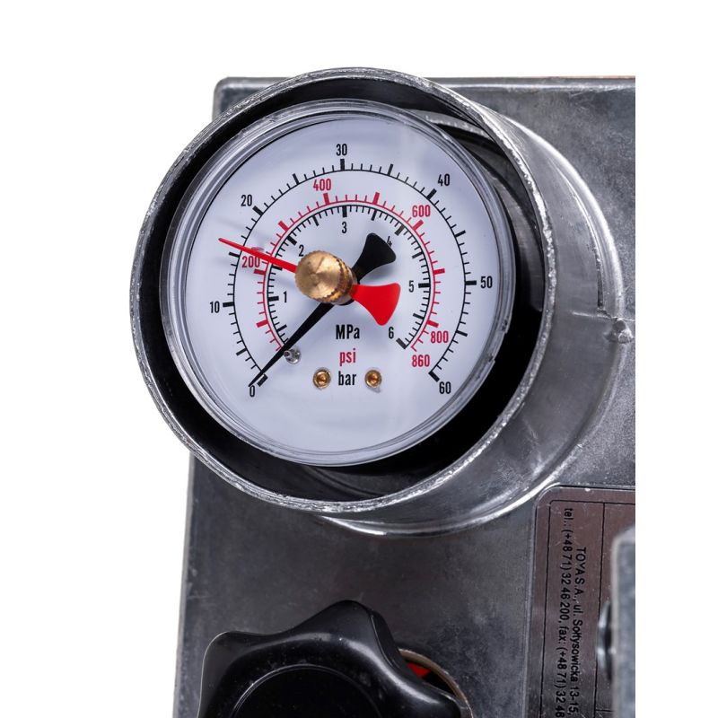 6. Yato YT-24800 kalibrator ciśnienia