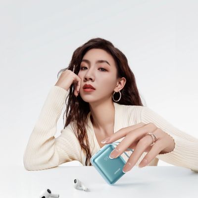 2. Powerbank Joyroom JR-PBF2722,5W10000mAh z dwoma wbudowanymi kablami- niebieski