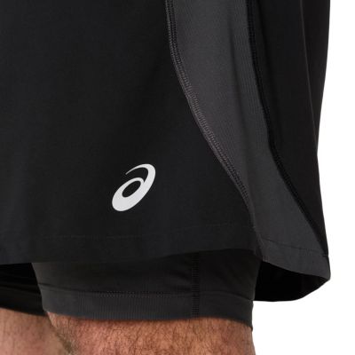 4. Spodenki Asics Road 2N1 5IN Short M 2011D245-001