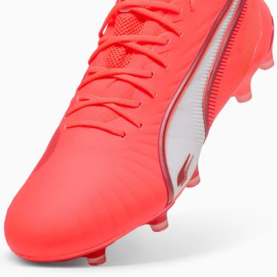 4. Buty piłkarskie Puma King Ultimate FG/AG M 108303-01