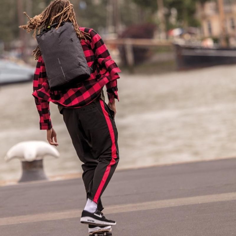 18. XD DESIGN PLECAK BOBBY URBAN LITE BLACK P/N: P705.501