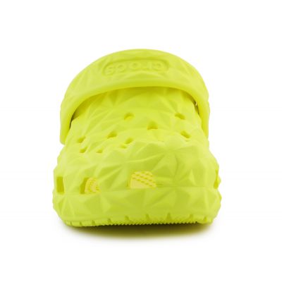 7. Klapki Crocs Classic Geometric Clog Jr 209572-76M