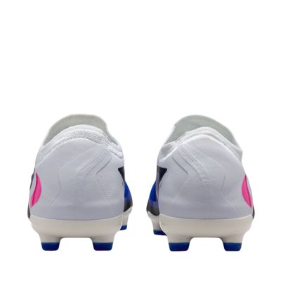 3. Buty piłkarskie dla dzieci Nike Phantom 6 Low Pro FG/MG HM9204 446