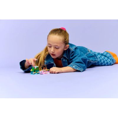 8. LEGO Friends 42681 Łódź przygodowa z aksolotlem