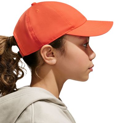 4. Czapka z daszkiem dla dzieci Nike Dri-Fit Club pomarańczowa FB5064 842