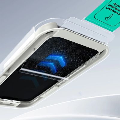 5. Etui ESR UltraFit Tempered Glass 2-pack na iPhone 13 / 13 Pro / 14 / 16e / 17e
