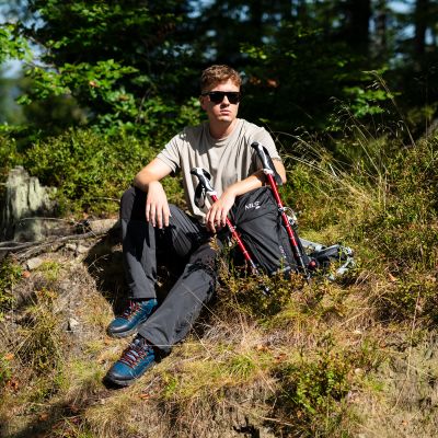 10. NC1950 PLECAK TURYSTYCZNY CZARNY CAVER 18L NILS CAMP