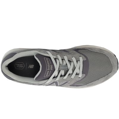8. Buty sportowe New Balance M MW880CA6