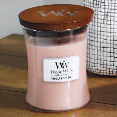 3. Świeca średnia VANILLA & SEA SALT WOODWICK