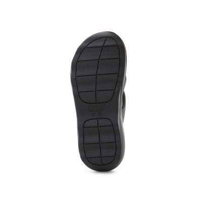 9. Klapki Crocs Mega Crush Triple Strap 209842-001 