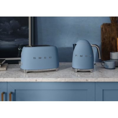 7. Czajnik elektryczny SMEG KLF03SBMEU