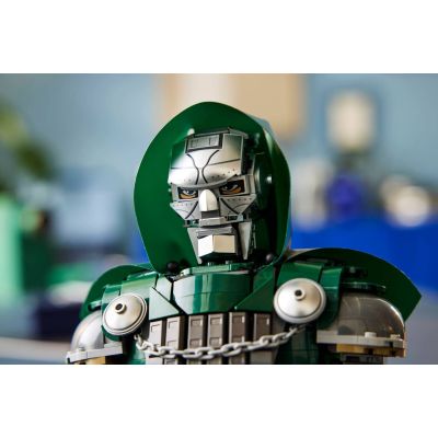 14. LEGO Super Heroes 76345