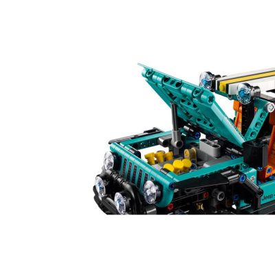 8. LEGO Technic 42227 - SUV Jeep Wrangler Rubicon