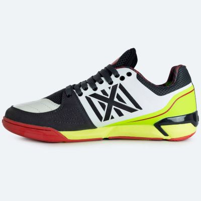 6. Buty piłkarskie Munich Prisma 27 IN M 3116027