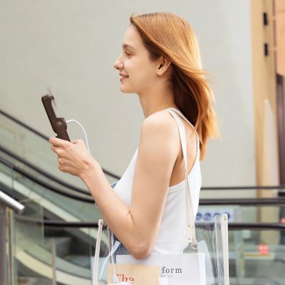 9. Mini wentylator Jisulife Handheld Fan Life8 Plus przenośny wiatraczek USB z funkcją powerbanka 4500mAh i latarką - brązowy
