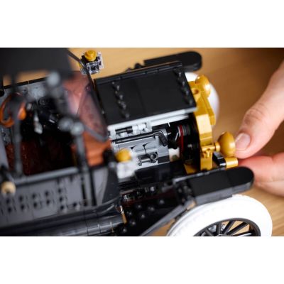 28. LEGO Icons 11376 - Ford Model T