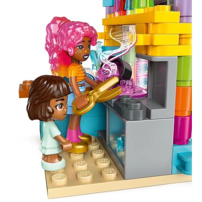 6. LEGO FRIENDS 42649 Sklep z cukierkami w Heartlake