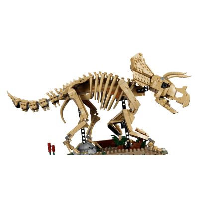 31. LEGO Jurassic World 77985 - Szkielety dinozaurów: Triceratops