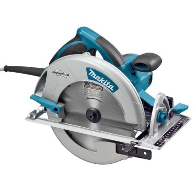 2. Pilarka tarczowa MAKITA 5008MG (1800W; 210mm)