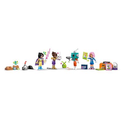 5. LEGO Friends 42674 - Sklep z grami i komiksami