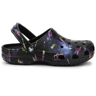 7. Klapki Crocs Classic Out Of This World II Jr 206818-001