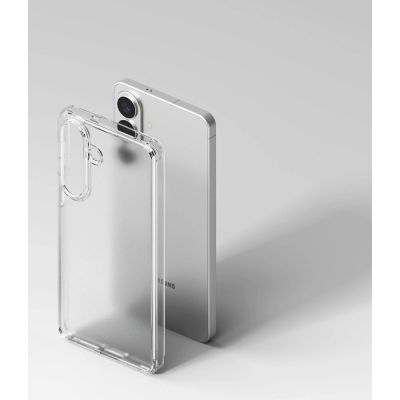 6. Etui Ringke Fusion na Samsung Galaxy S26 - przezroczysto-matowe