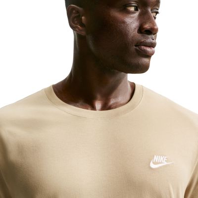 5. Koszulka męska Nike Club Tee beżowa AR4997 297
