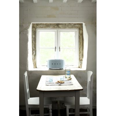 7. Toster Smeg TSF02PBEU 4 kromki 1500W Niebieski