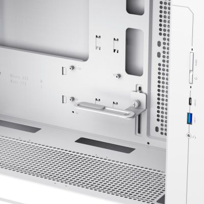 7. GameMax CLAW 360 WH Micro Tower Biały