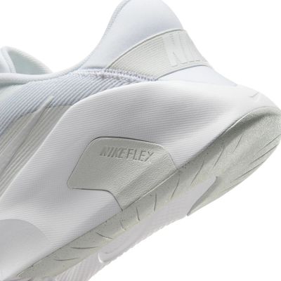 9. Nike buty męskie treningowe HV9972-100