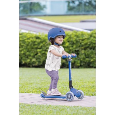 12. Hulajnoga 3-kołowa Globber Foldable Lights Navy Blue Jr 437-100