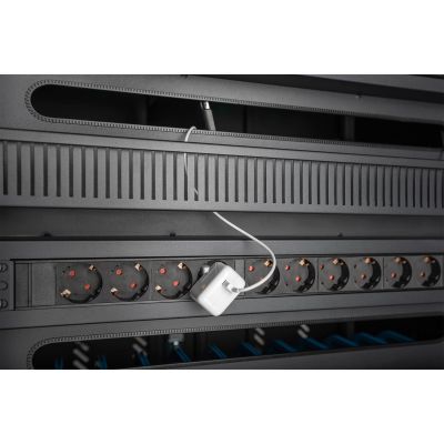 16. Szafa mobilna DIGITUS na kółkach do ładowania notebooków/tabletów do 15,6"