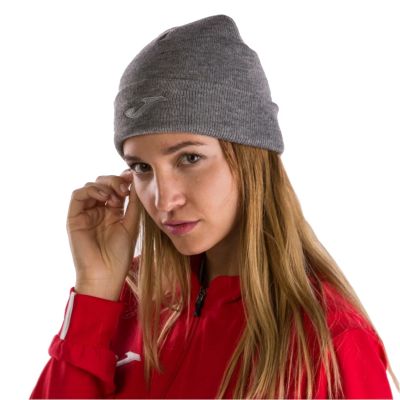 3. Czapka Joma Classic Beanie 400360-280