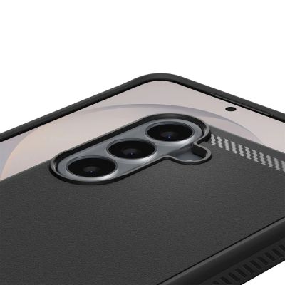 4. Etui Spigen Rugged Armor na Samsung Galaxy S26 FE / S25 FE - czarne matowe