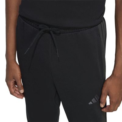4. Spodnie adidas Essentials Fleece Pants KE7273
