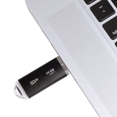 6. Pendrive Silicon Power Blaze B02 64GB USB 3.1 kolor czarny (SP064GBUF3B02V1K)