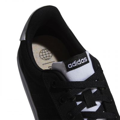 4. Buty adidas Vulc Raid3r Skateboarding M GY5496