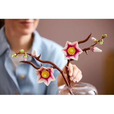 11. LEGO Botanicals 11510 - Gałązki magnolii