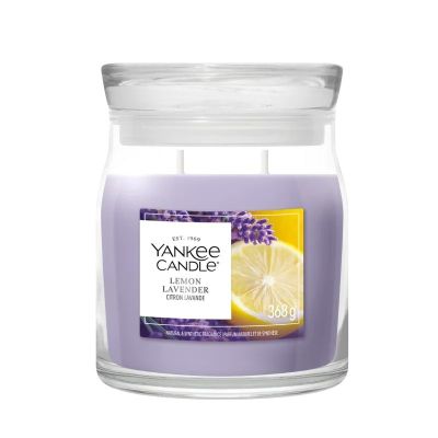 3. Świeca średnia LEMON LAVENDER YANKEE