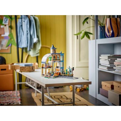 9. LEGO City 60469 Centralny dworzec kolejowy