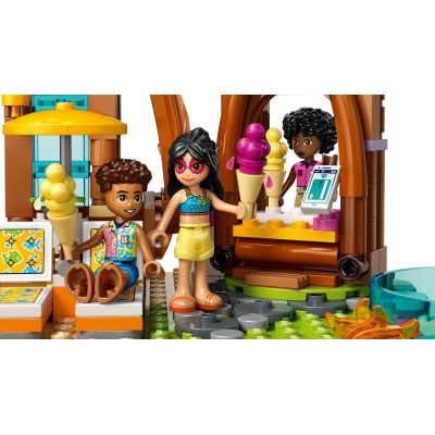 5. LEGO Friends 42673 Rodzinne wakacje na plaży