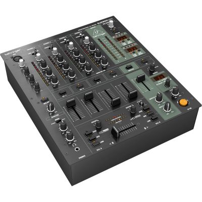 8. Behringer DJX900 USB - Mikser DJ