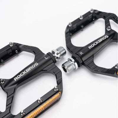 4. Pedały rowerowe Rockbros C700 platformowe odblaskowe aluminiowe - czarne