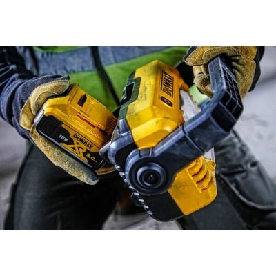 5. Lampa Led Aku 18V DCL077-XJ DEWALT