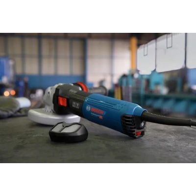 3. Bosch GWS 17-125 TS szlifierka kątowa 12,5 cm 9700 RPM 1700 W 2,2 kg