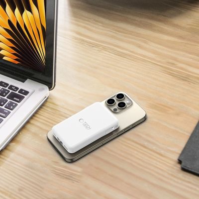7. Powerbank Tech-Protect LifeMag PB31 z MagSafe 10000mAh 15W USB-C / USB-A / wbudowane kable USB-C / Lightning - biały